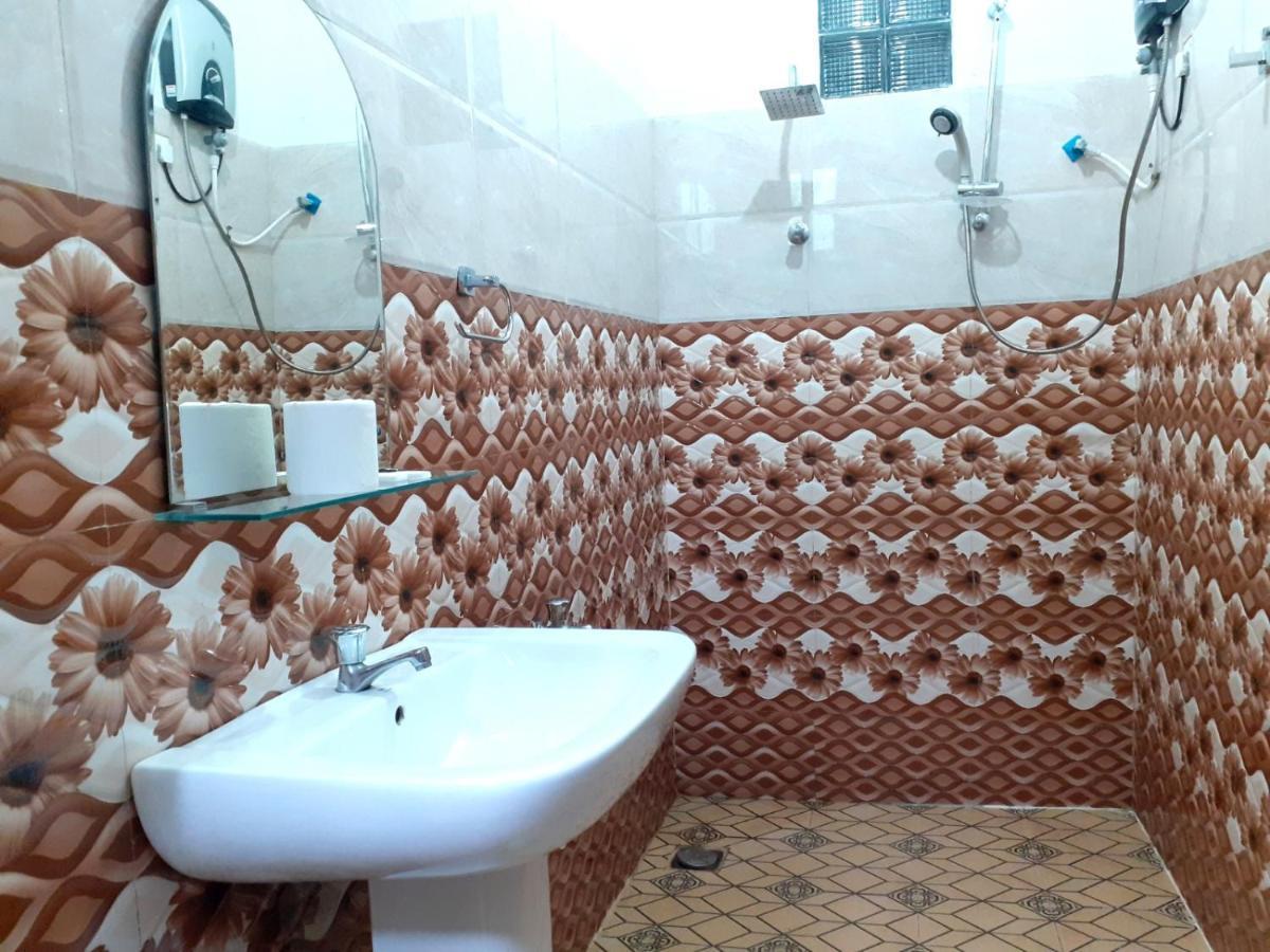 Subash Hotel 날라탄니야 외부 사진