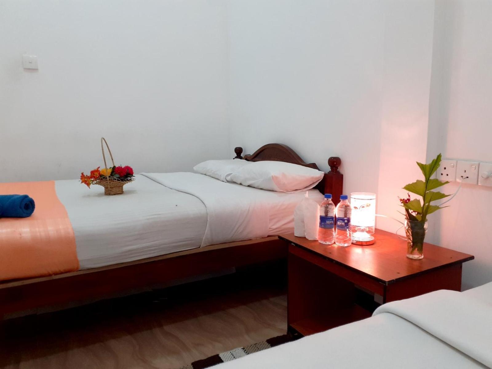 Subash Hotel 날라탄니야 외부 사진