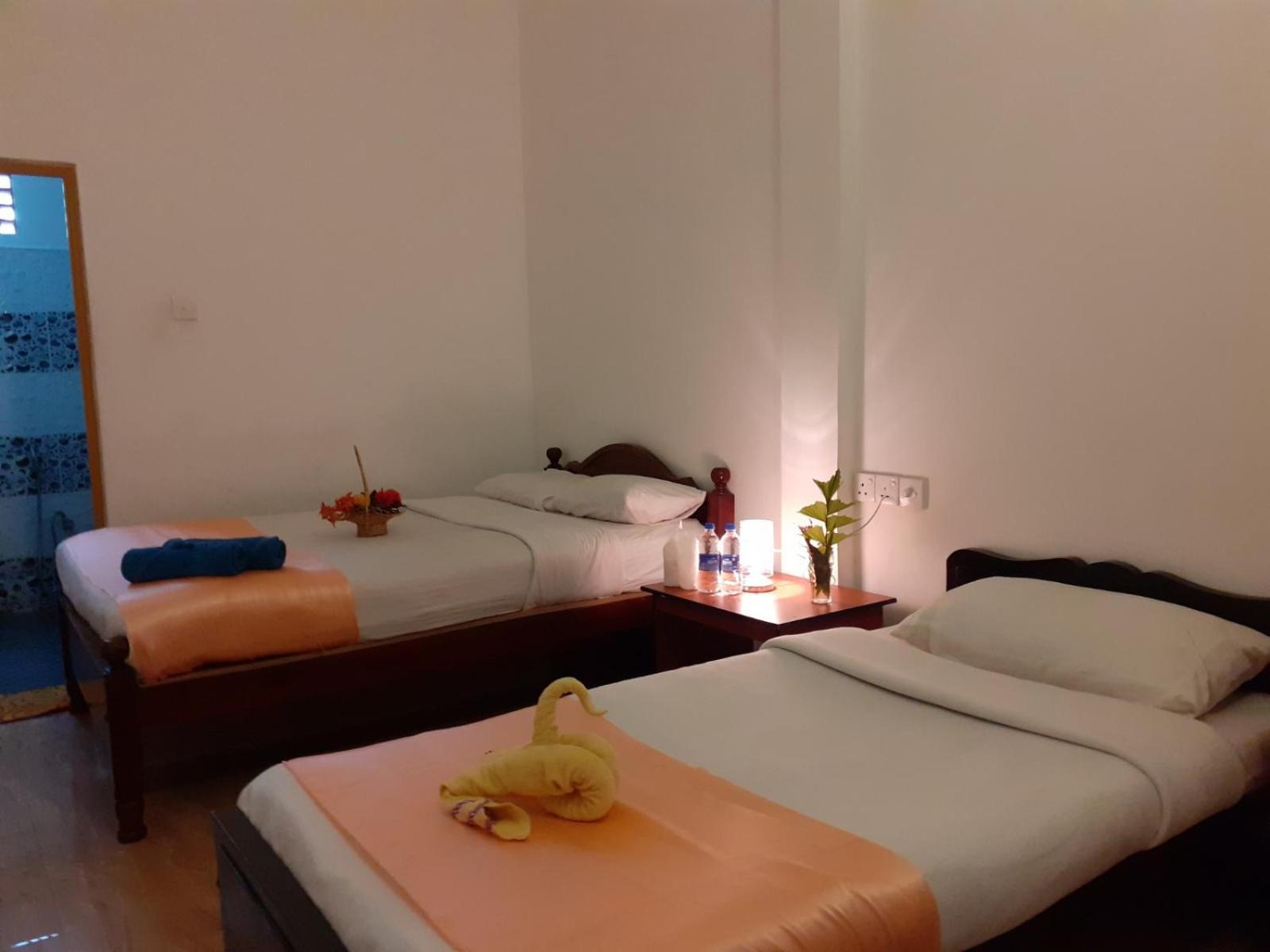 Subash Hotel 날라탄니야 외부 사진