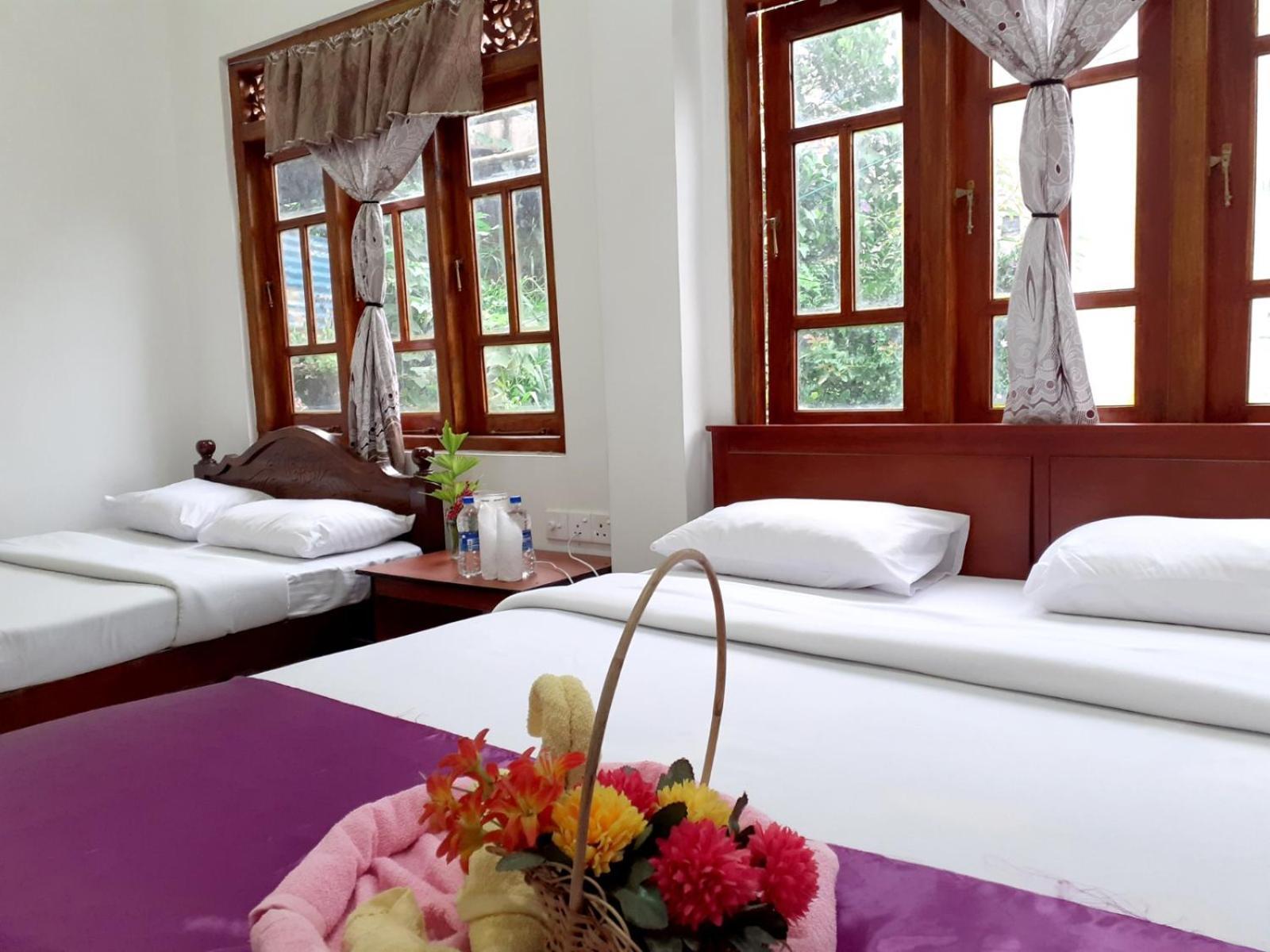 Subash Hotel 날라탄니야 외부 사진