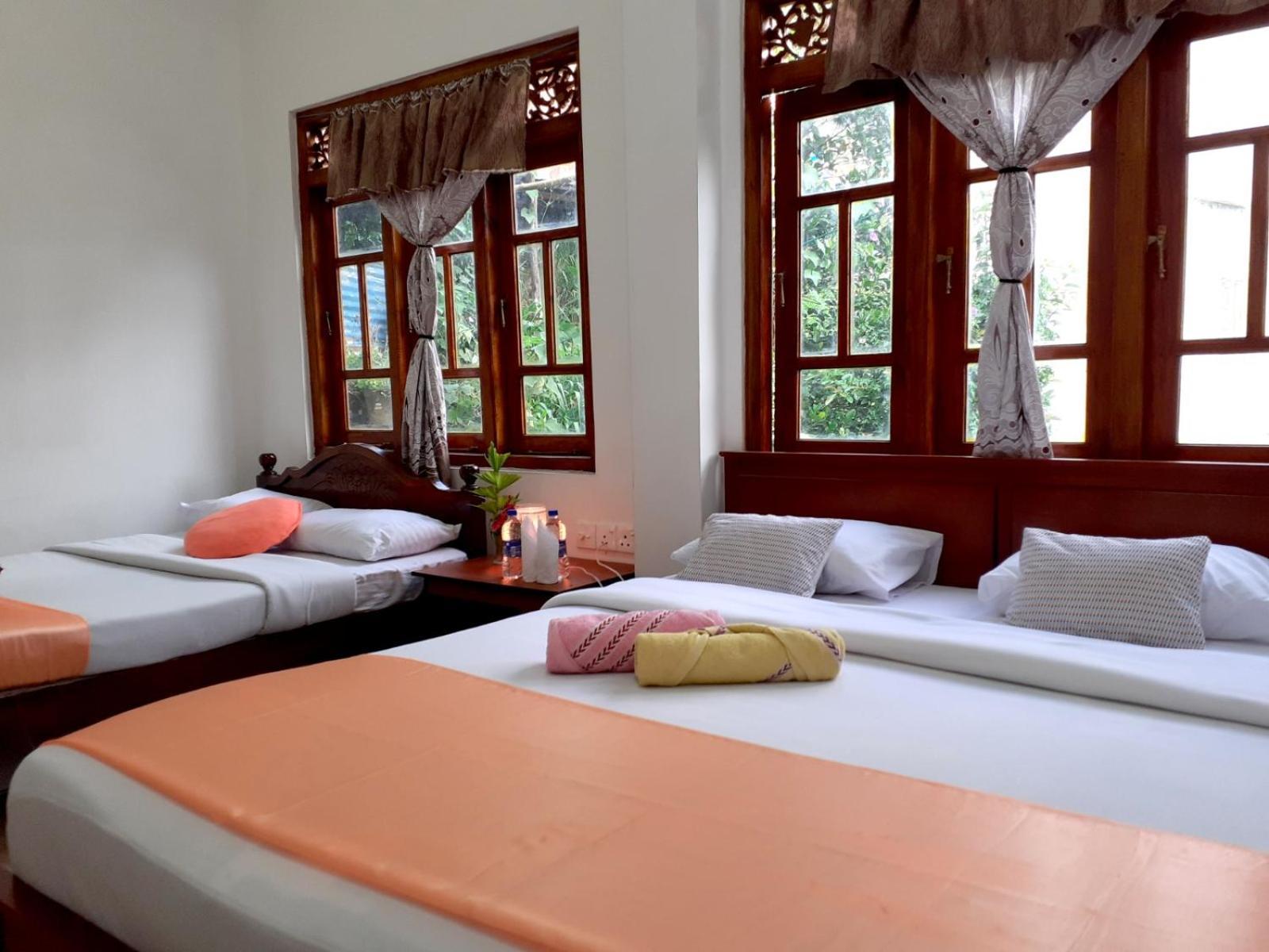 Subash Hotel 날라탄니야 외부 사진