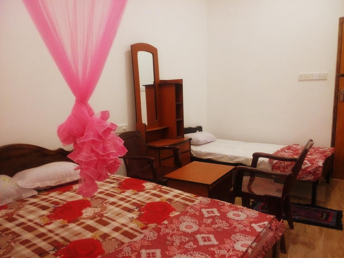 Subash Hotel 날라탄니야 외부 사진