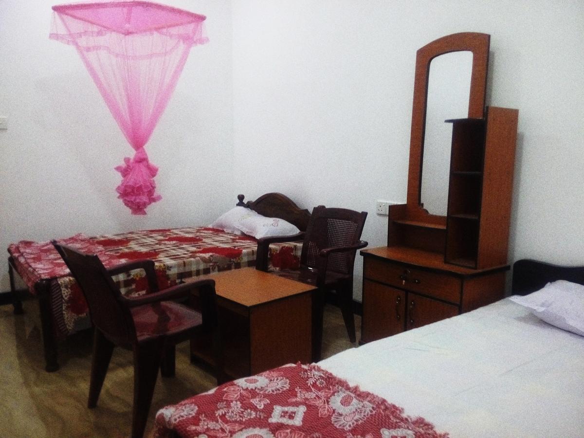 Subash Hotel 날라탄니야 외부 사진