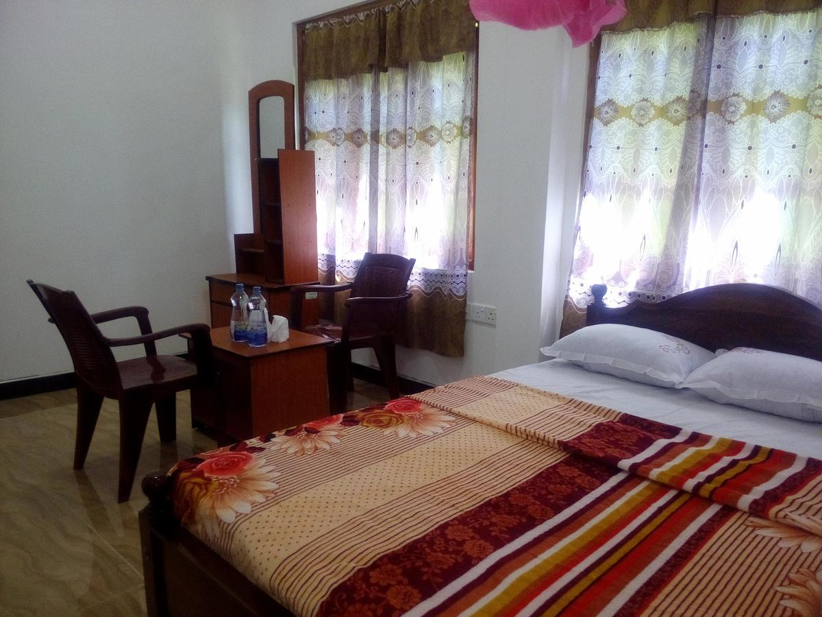 Subash Hotel 날라탄니야 외부 사진