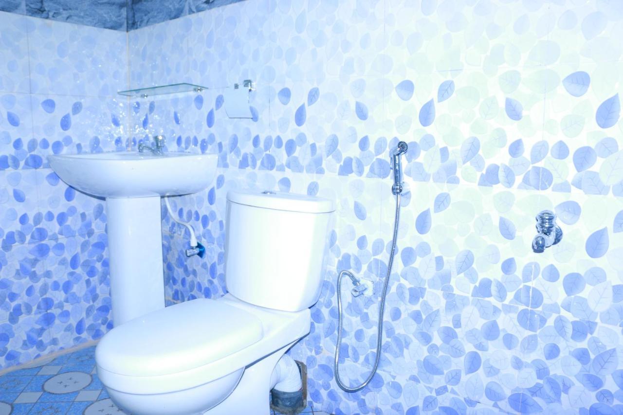 Subash Hotel 날라탄니야 외부 사진