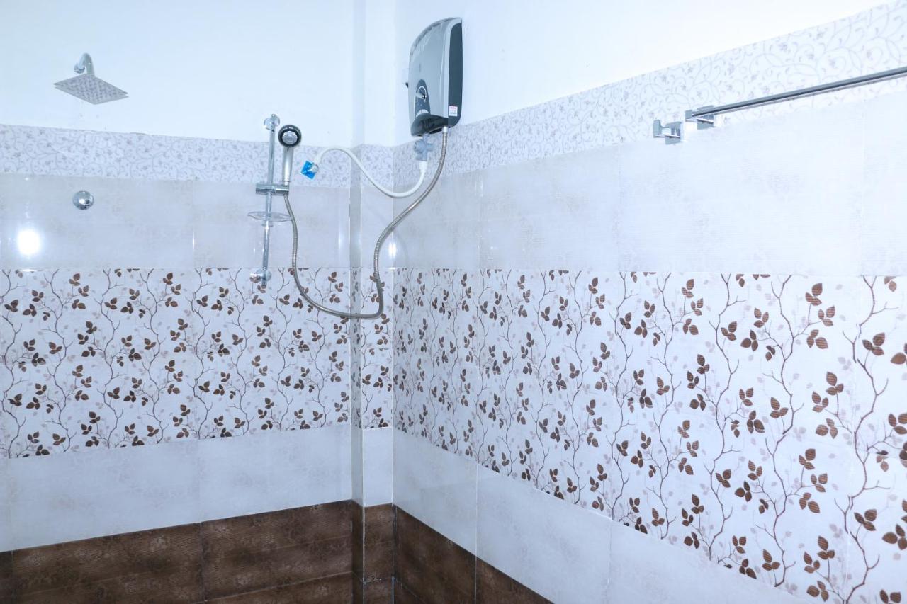 Subash Hotel 날라탄니야 외부 사진